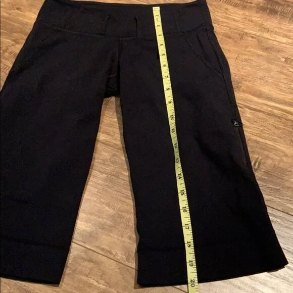 Lululemon black baggy capris - Picture 8 of 9